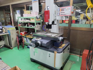 ワイヤーカット放電加工機